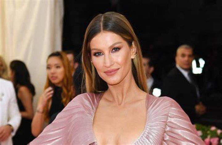 Gisele in Bathing Suit Shares Inspirational Message — Celebwell