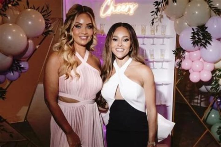 Gizelle Bryant Poses In Colorful Swimsuits After Her Impressive Weight Loss!