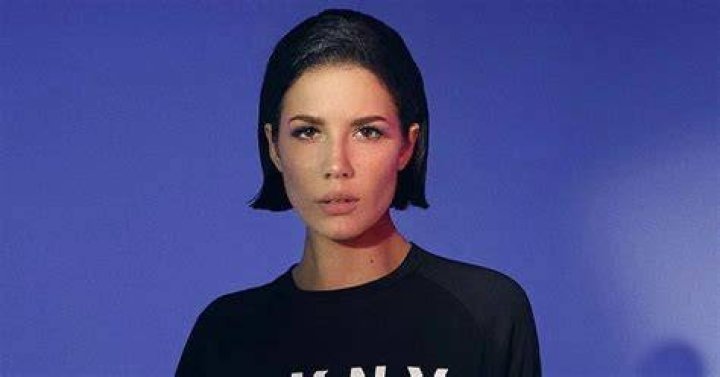 Halsey Biography - Facts, Childhood, Family Life & Achievements