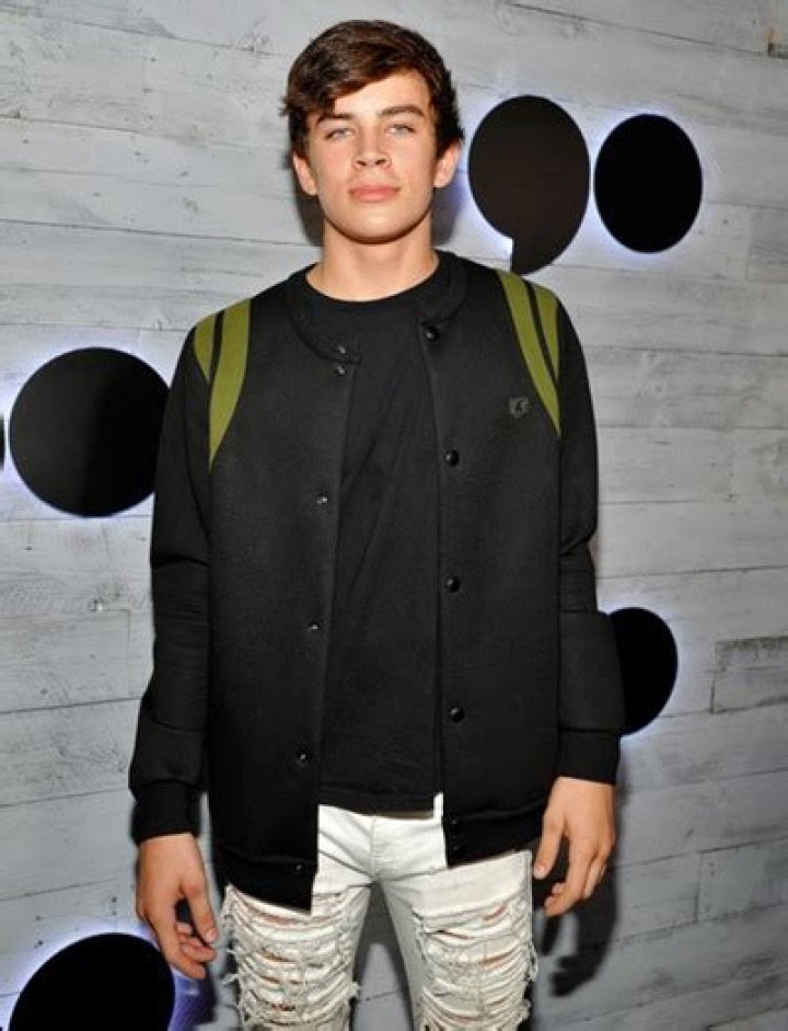 Hayes Grier Height Weight Age Body Measurements Stats Facts Family Biography