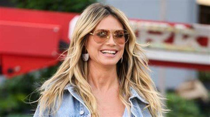 Heidi Klum Flaunts Her Curves While Getting A Socially Distanced Hairstyle