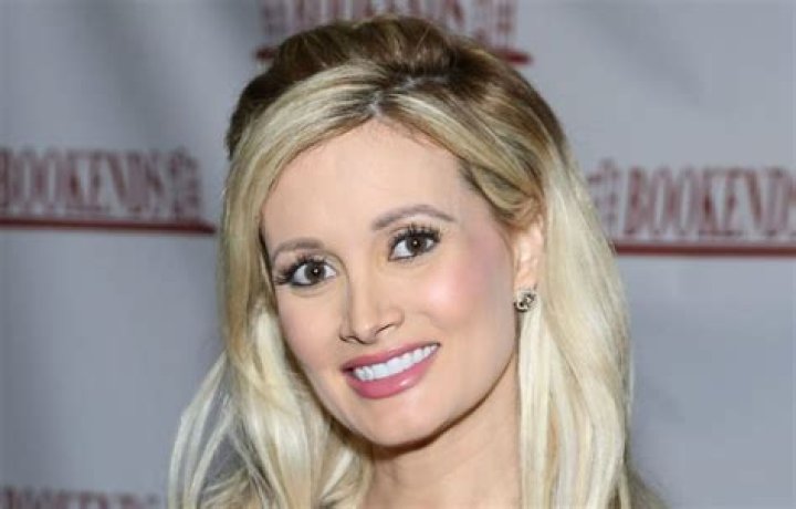 Holly Madison – Height, Weight, Bra Size, Measurements & Bio