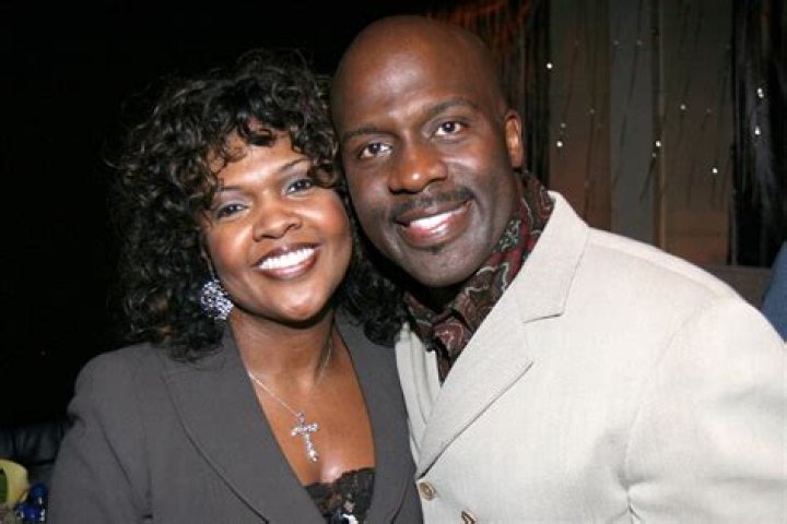 How long has BeBe Winans been divorced? – Celebrity