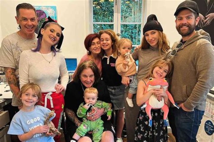 How Many Grandkids Do The Bates Have Now? – Celebrity