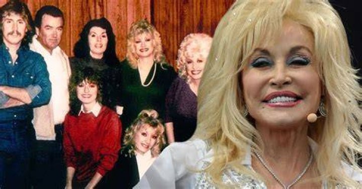 How many siblings does Dolly Parton have left alive?