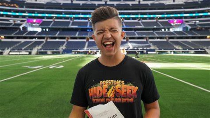 How much money does PrestonPlayz make?