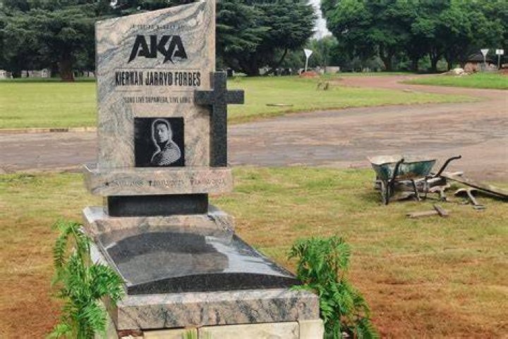 How old is rapper AKA? Where was AKA born? Where did AKA grow up?