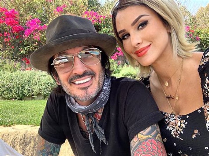 How rich is Tommy Lee? Is Tommy Lee a billionaire?