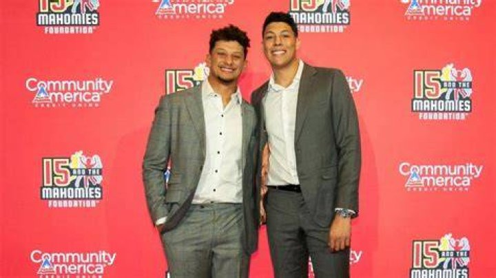 How tall is Patrick Mahomes brother Jackson Mahomes?
