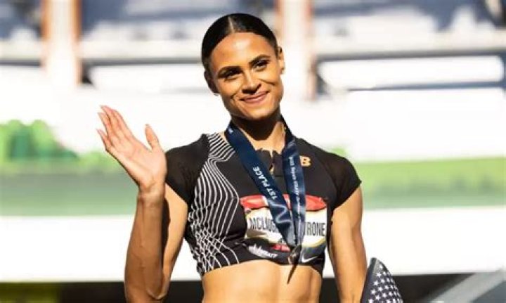 How tall is Sydney McLaughlin?