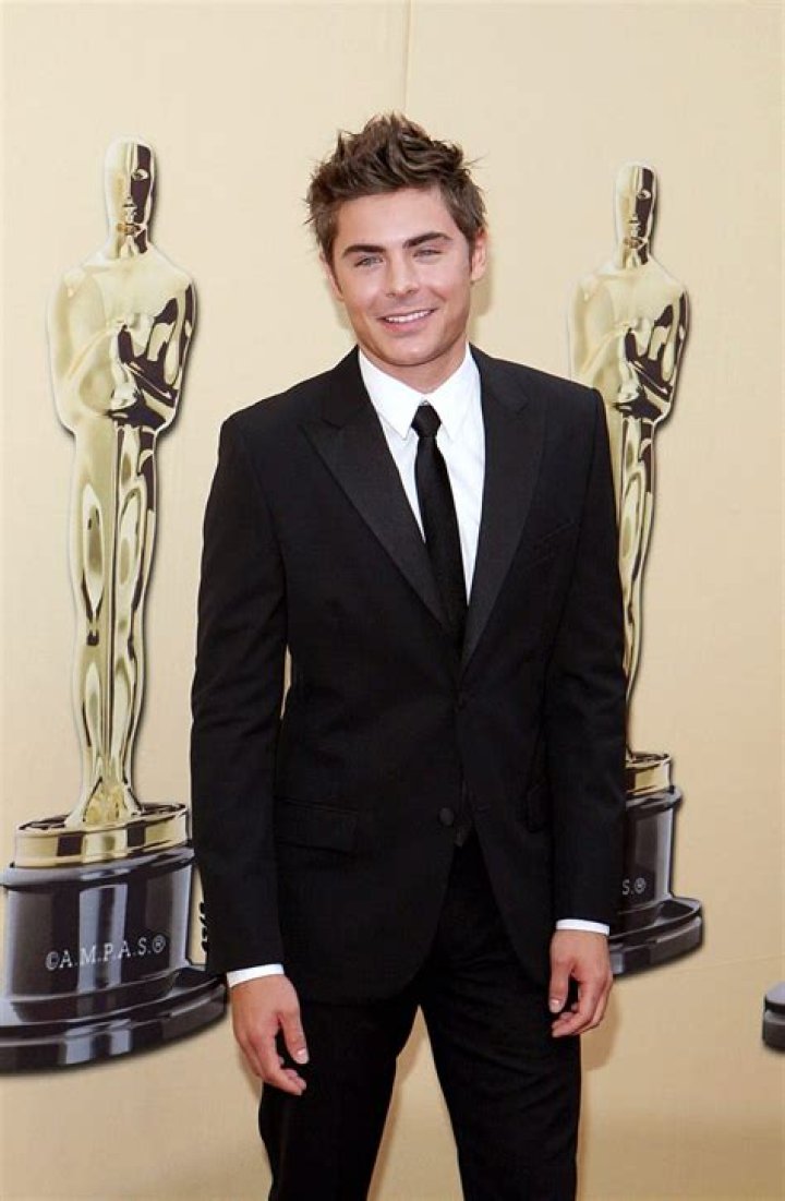 How Tall is Zac Efron?