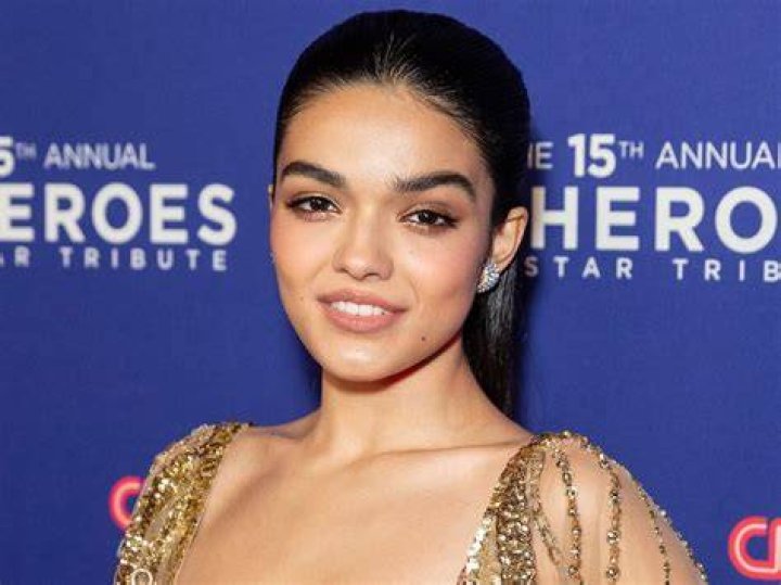 Hunger Games Star Rachel Zegler Shares Swimsuit Photo as "Hottie"