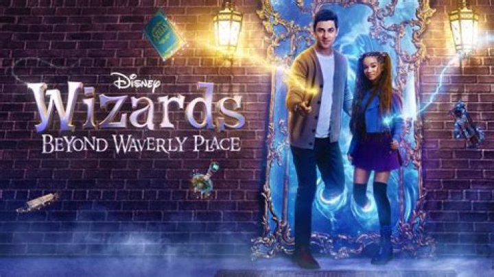 In what order do I watch Wizards of Waverly Place? – Celebrity