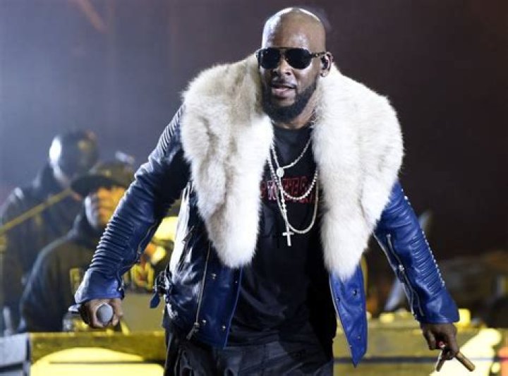 Infamous R. Kelly Chronicler Jim DeRogatis Makes Waves At Press Conference – “Don’t Misquote Victims”