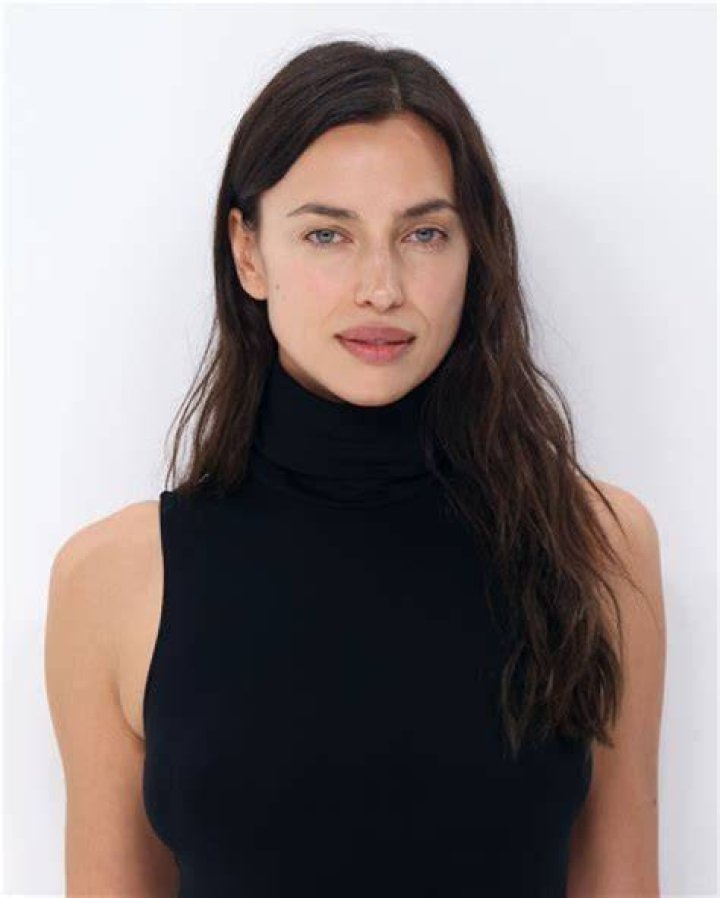 Irina Shayk in Bathing Suit is "Just Few Sunsets Away From 2023…." — Celebwell