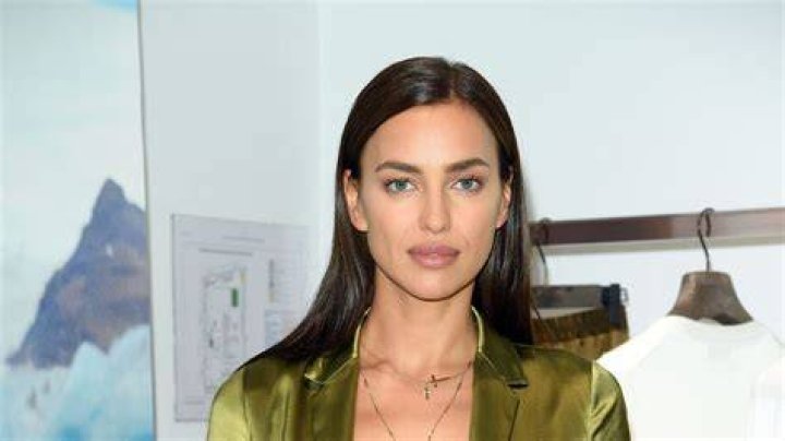 Irina Shayk Tried On A Swimsuit