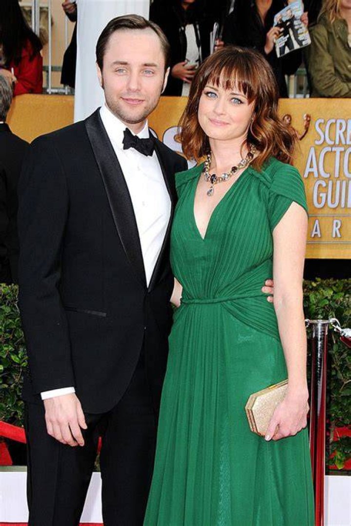 Is Alexis Bledel still married to Vincent Kartheiser? When did Alexis Bledel meet Vincent Kartheiser?