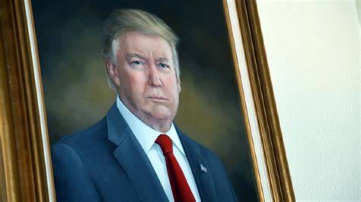 Is Donald Trump right or left handed?