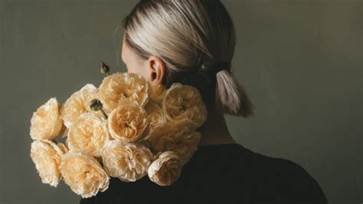 Is It Creepy To Send Flowers Anonymously? – Celebrity