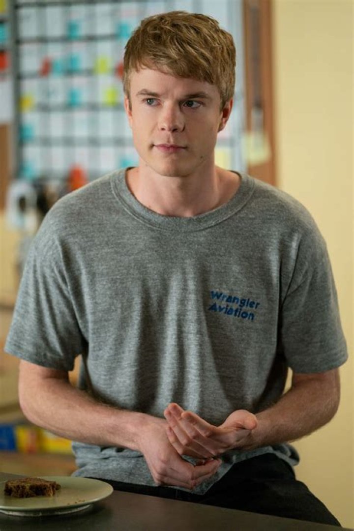 Is Keir Gilchrist Related To Evan Peters? – Celebrity