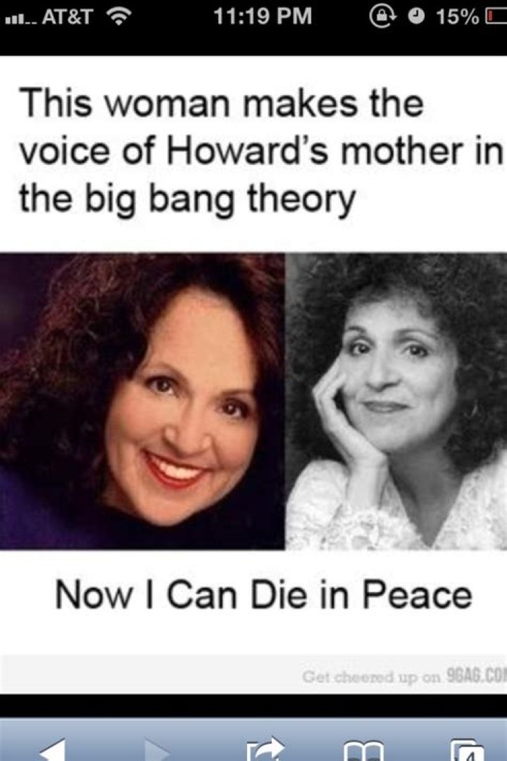 Is Melissa Rauch the voice of Howard’s mother?