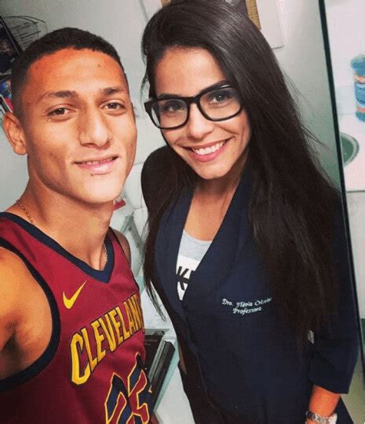 Is Richarlison married to girlfriend Dr Flavia Cristine?