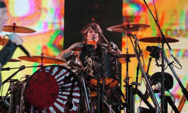 Is Tommy Lee of Greek descent?