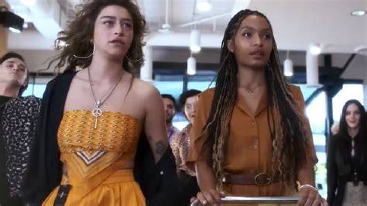 Is Yara Shahidi’s ‘Sitting in Bars with Cake’ based on a true story?