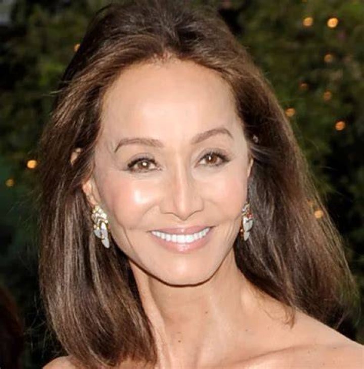 Isabel Preysler Biography - Facts, Childhood, Family Life & Achievements