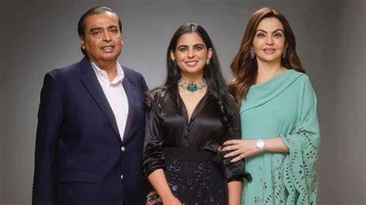 Isha Ambani – Bio, Facts, Family Life