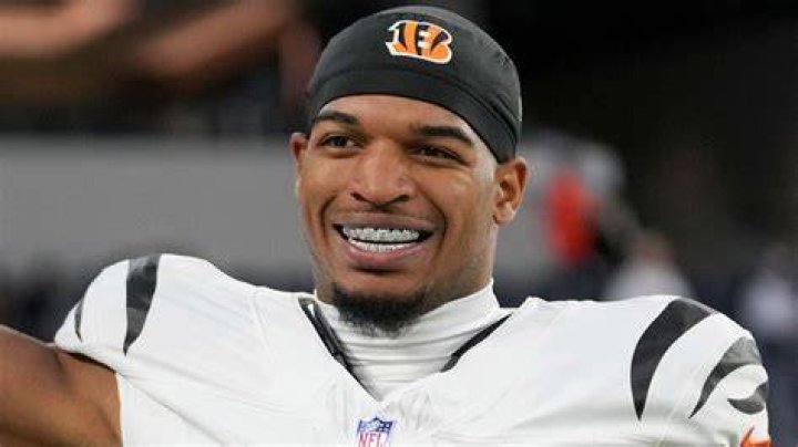 Ja'Marr Chase profile, bio, birthday, height, wife, children, contract, salary, net worth