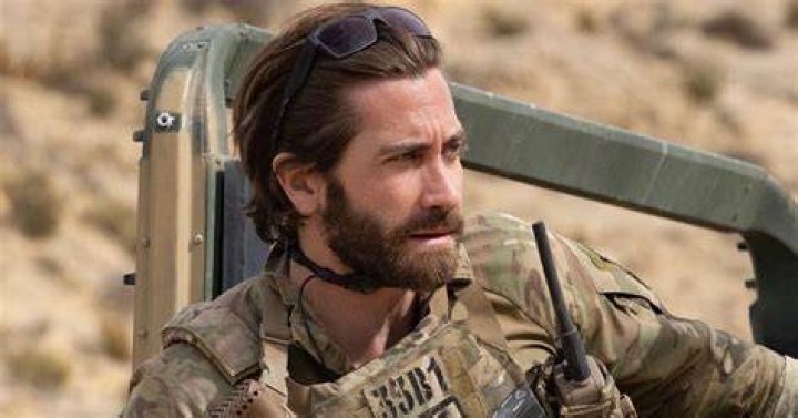 Jake Gyllenhaal’s New Thriller Is Now Streaming On Netflix