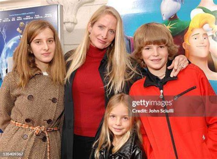 Jane Sibbett children: Meet Kai Fink, Ruby Fink, Violet Fink