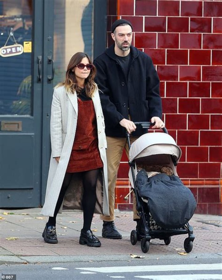 Jenna Coleman family, husband, children, parents, siblings