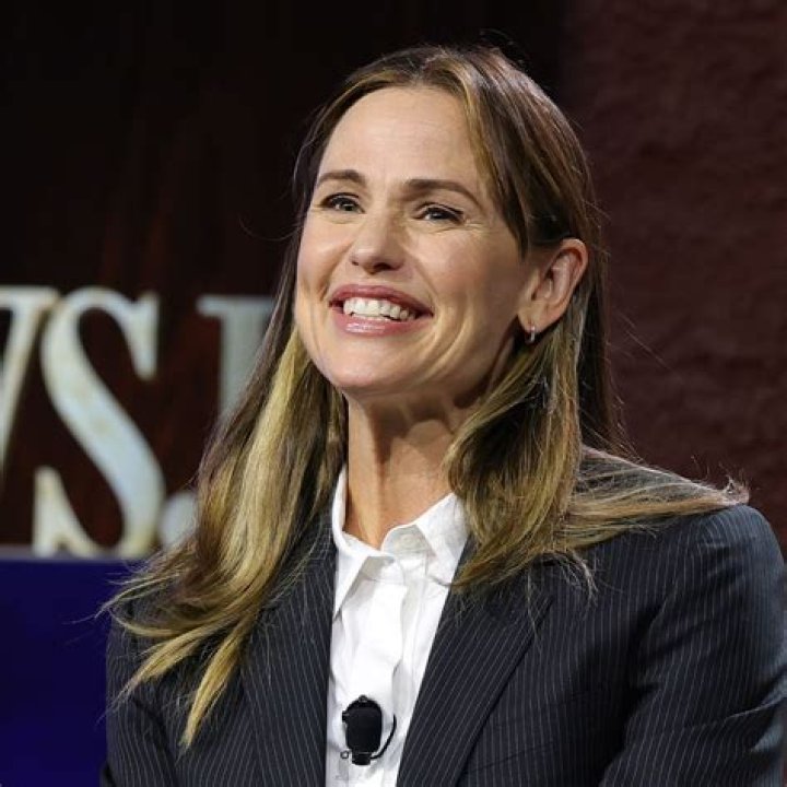 Jennifer Garner Gets Candid About Her Changing Body – Says She’ll Always Look Like ‘A Woman Who’s Had Three Babies’