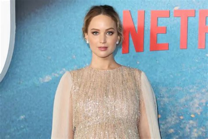 Jennifer Lawrence Net worth and Salary with Cars Houses Assets Pictures