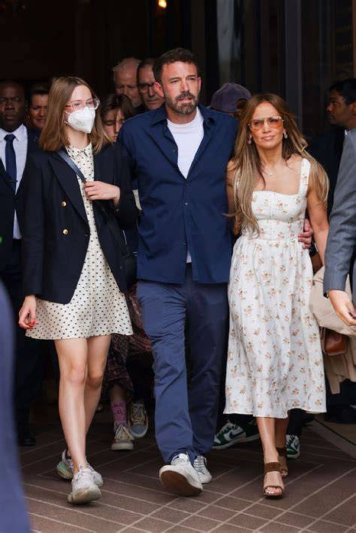 Jennifer Lopez Affleck Is Seen Standing On The Platform Of The Louvre In Paris With Stylish Open-Toed Shoes