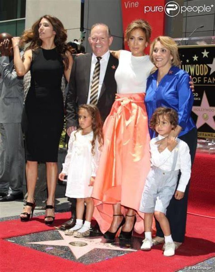 Jennifer Lopez parents: Guadalupe Rodríguez, David Lopez