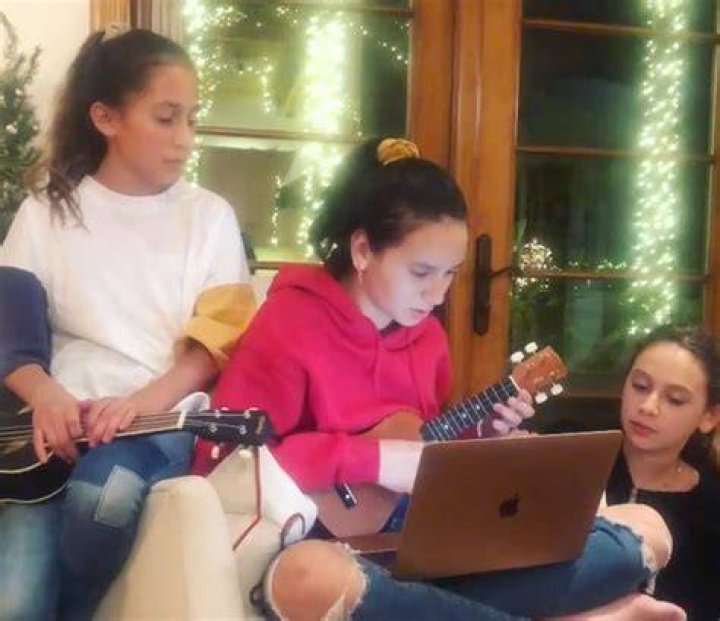 Jennifer Lopez Shares Adorable Video Of Her And Alex Rodriguez’s Daughters Singing Together