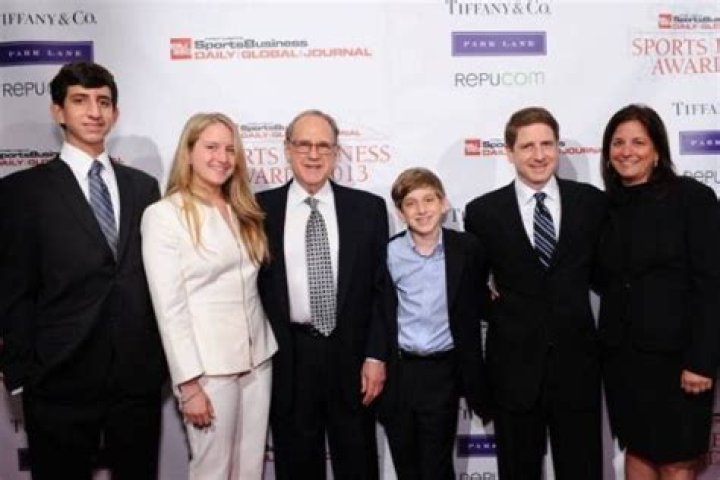 Jerry Reinsdorf Biography - Facts, Childhood, Family Life & Achievements