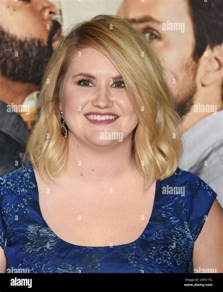 Jillian Bell Biography - Facts, Childhood, Family Life & Achievements