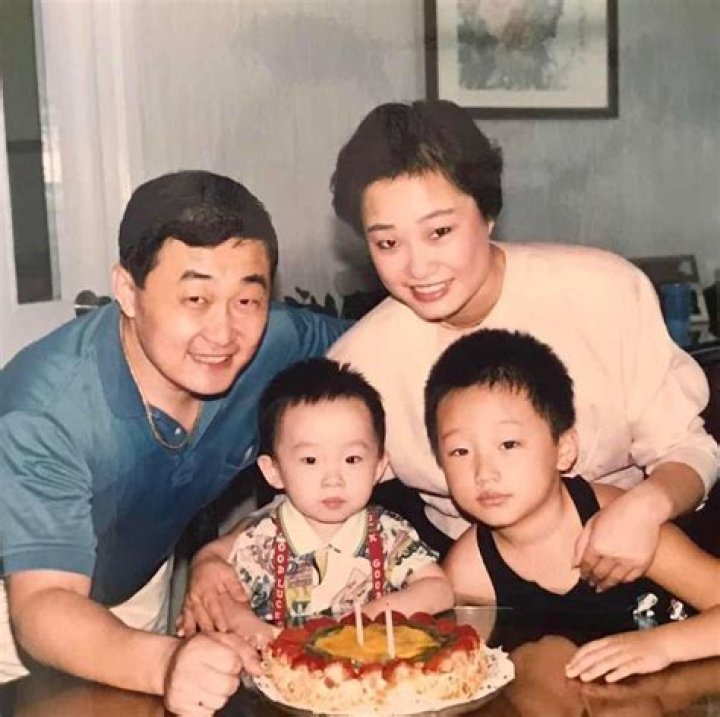 Jimmy O. Yang parents: Richard Ouyang