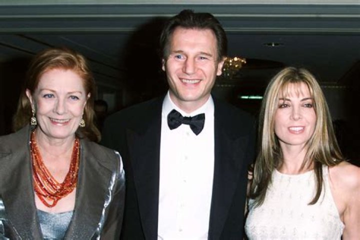 Joely Richardson parents: Vanessa Redgrave, Tony Richardson