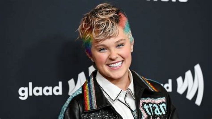 Jojo Siwa Reveals She Has A Supportive Girlfriend — Opens Up Even More About Coming Out