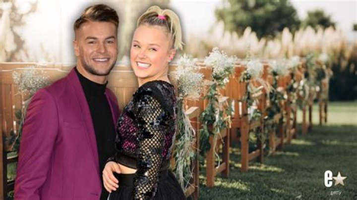 Jojo Siwa says she’ll probably never talk to Candace Cameron Bure again: ‘that’s sh—y to exclude someone because of who they love’