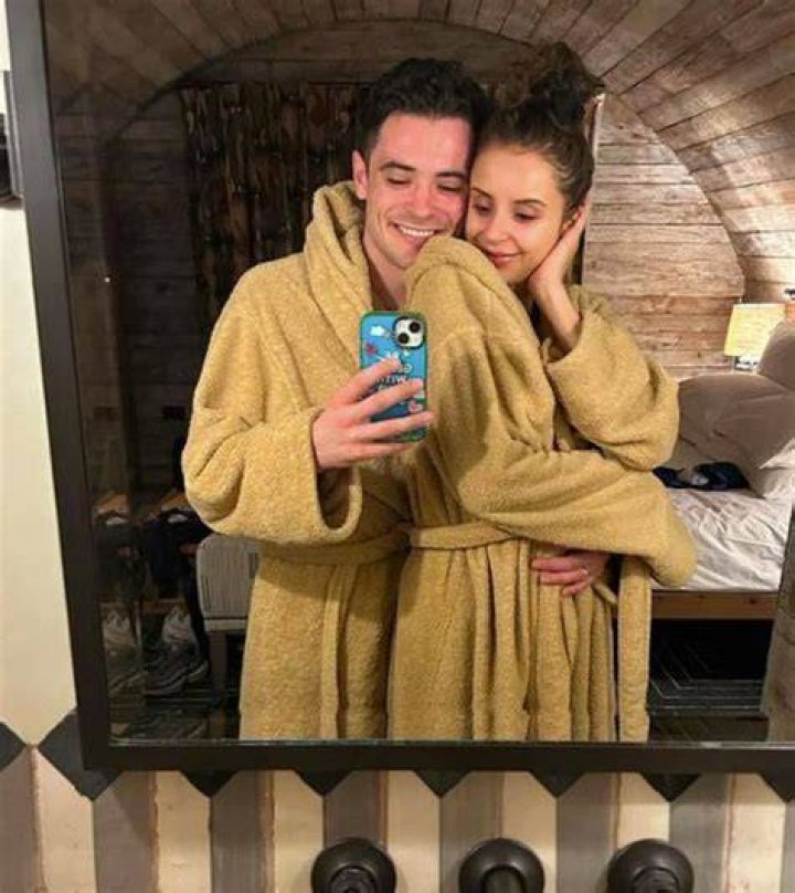 Jonny Labey family, wife, children, parents, siblings