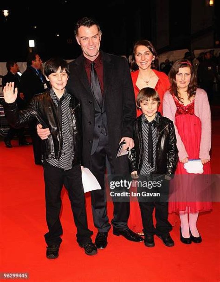 Julian Lewis Jones family, wife, children, parents, siblings