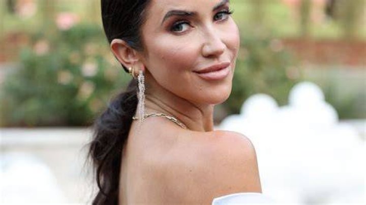 Kaitlyn Bristowe in Bathing Suit Shares "a Few Thoughts" — Celebwell