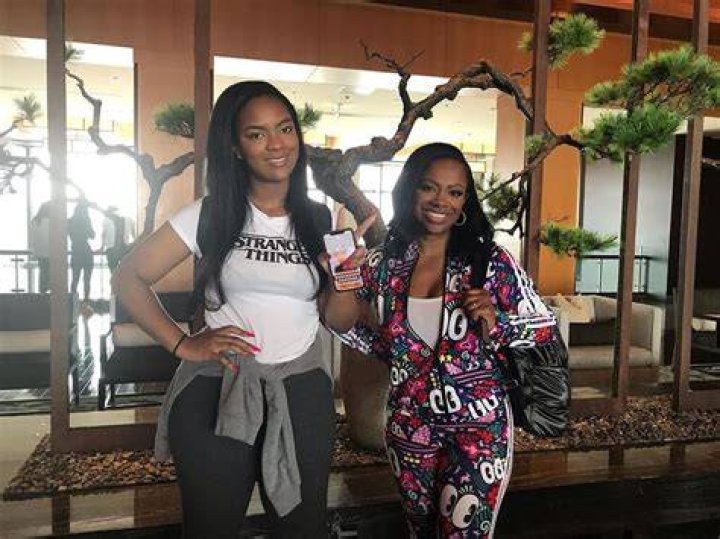 Kandi Burruss Debuts Stunning New Hairstyle In Sizzling Pictures — Women Are Praising The Empowering Move Behind Them