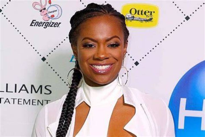 Kandi Burruss Has A Great Time With Dorinda Medley At Her Home – Watch The Video